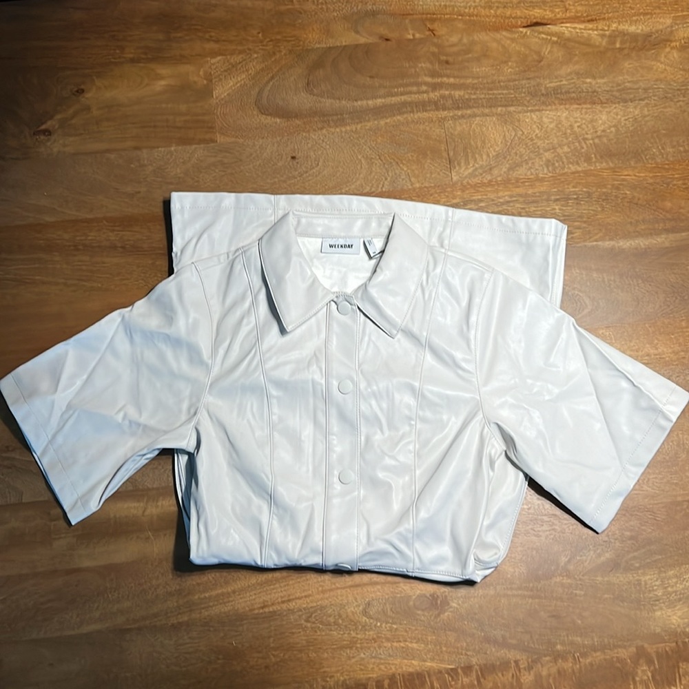 ⚪️ NWT ASOS Weekday Savanna Leather Look Mini Shirt Dress, size 6